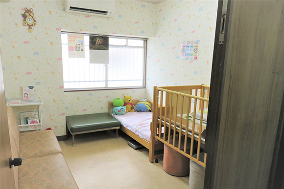 イナバ小児科　待合室