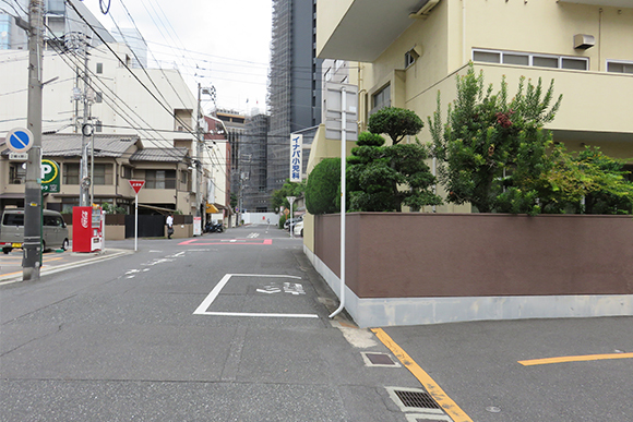 イナバ小児科　駐車場