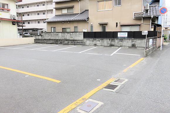 イナバ小児科　駐車場